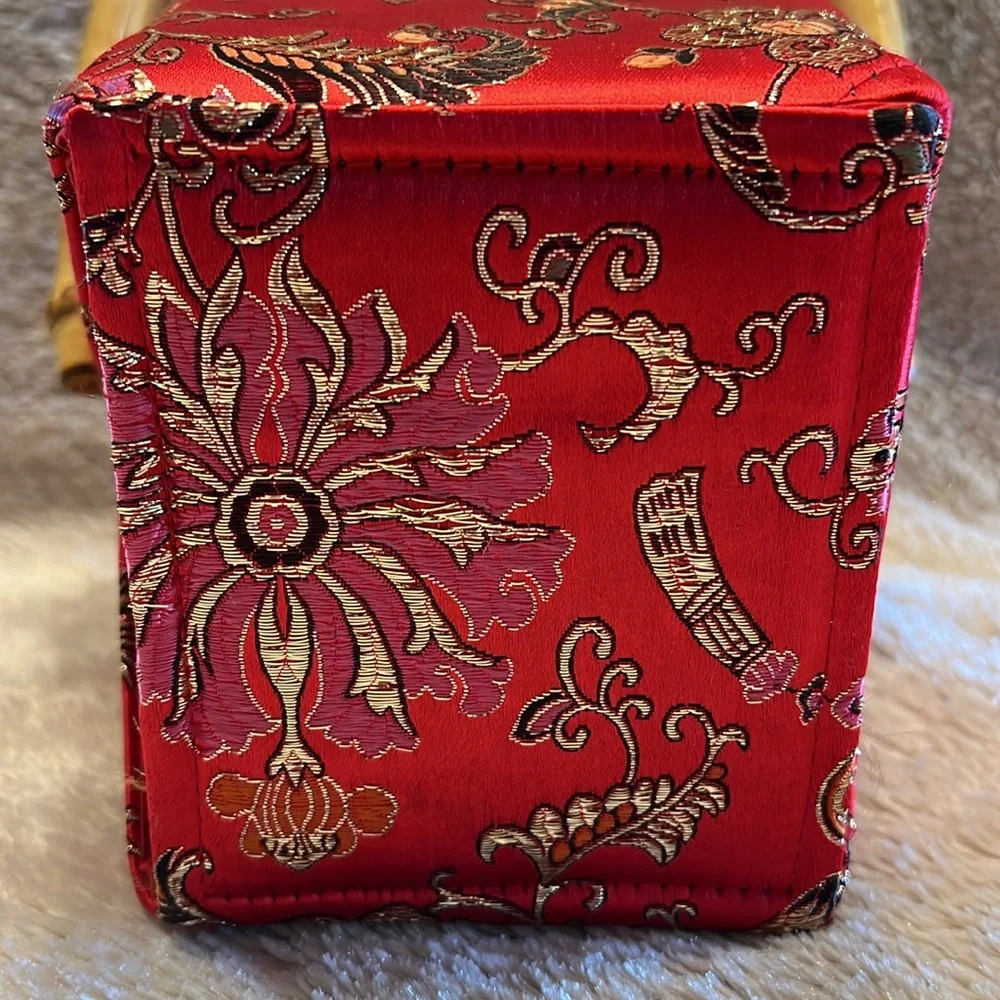 Novelty & Fun “Take Out” Purse - Picture 8 of 12